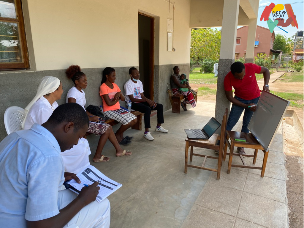 A TESE realizou 2 sessões de sensibilização dirigidas a 35 profissionais do centro e posto de saúde do Dombe (Província de Manica, Moçambique).